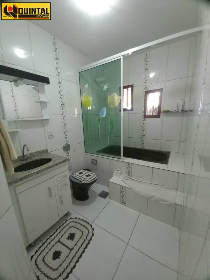 Casa Residencial 4 dormitórios no bairro GLORIA em BLUMENAU
