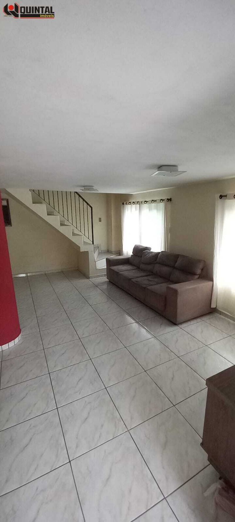 Casa Residencial 4 dormitórios no bairro GARCIA em BLUMENAU