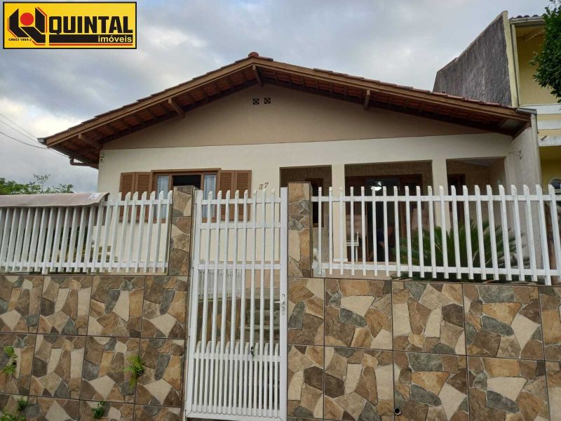 Casa Residencial 3 dormitórios no bairro BELA VISTA em GASPAR