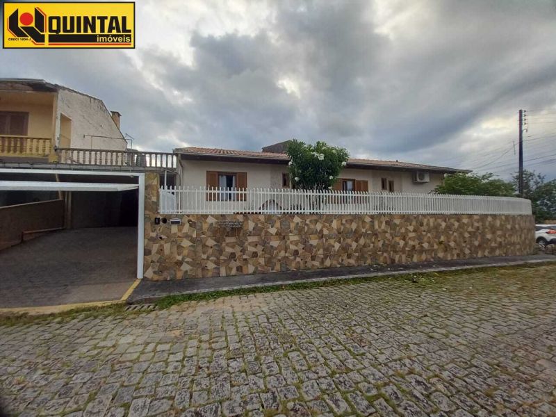 Casa Residencial 3 dormitórios no bairro BELA VISTA em GASPAR