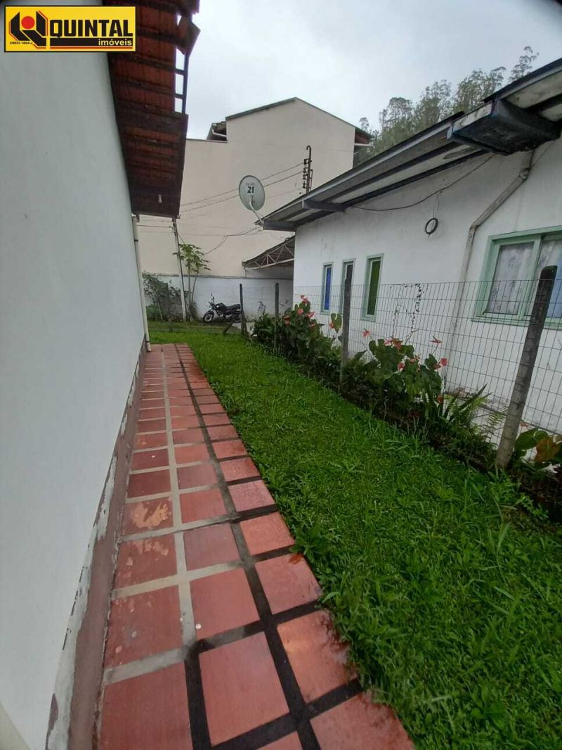 Casa Residencial 3 dormitórios no bairro GLORIA em BLUMENAU