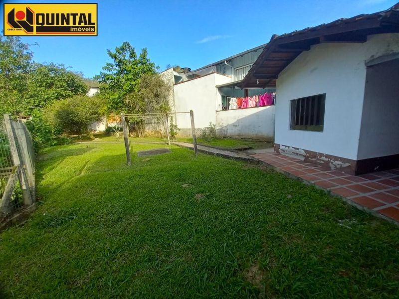 Casa Residencial 3 dormitórios no bairro GLORIA em BLUMENAU
