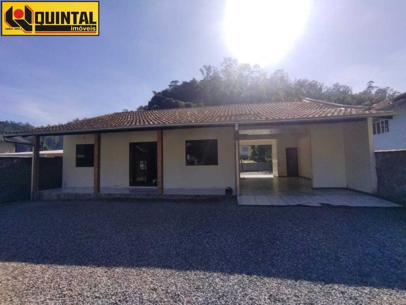 Casa Residencial 3 dormitórios no bairro GLORIA em BLUMENAU