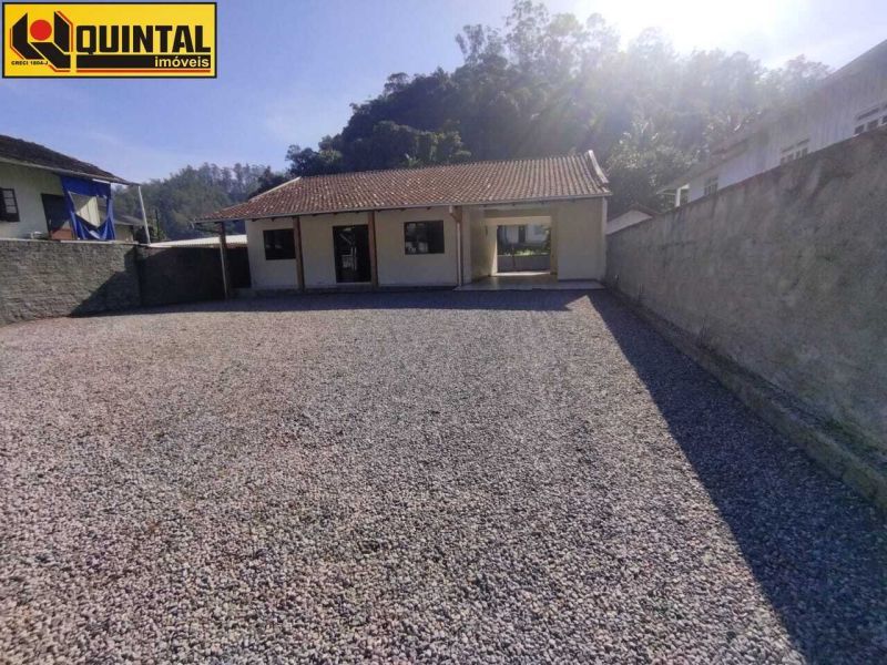 Casa Residencial 3 dormitórios no bairro GLORIA em BLUMENAU