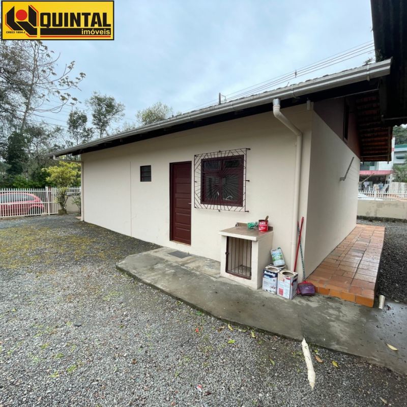 Casa Residencial 3 dormitórios no bairro AGUA VERDE em BLUMENAU