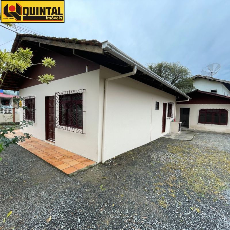 Casa Residencial 3 dormitórios no bairro AGUA VERDE em BLUMENAU