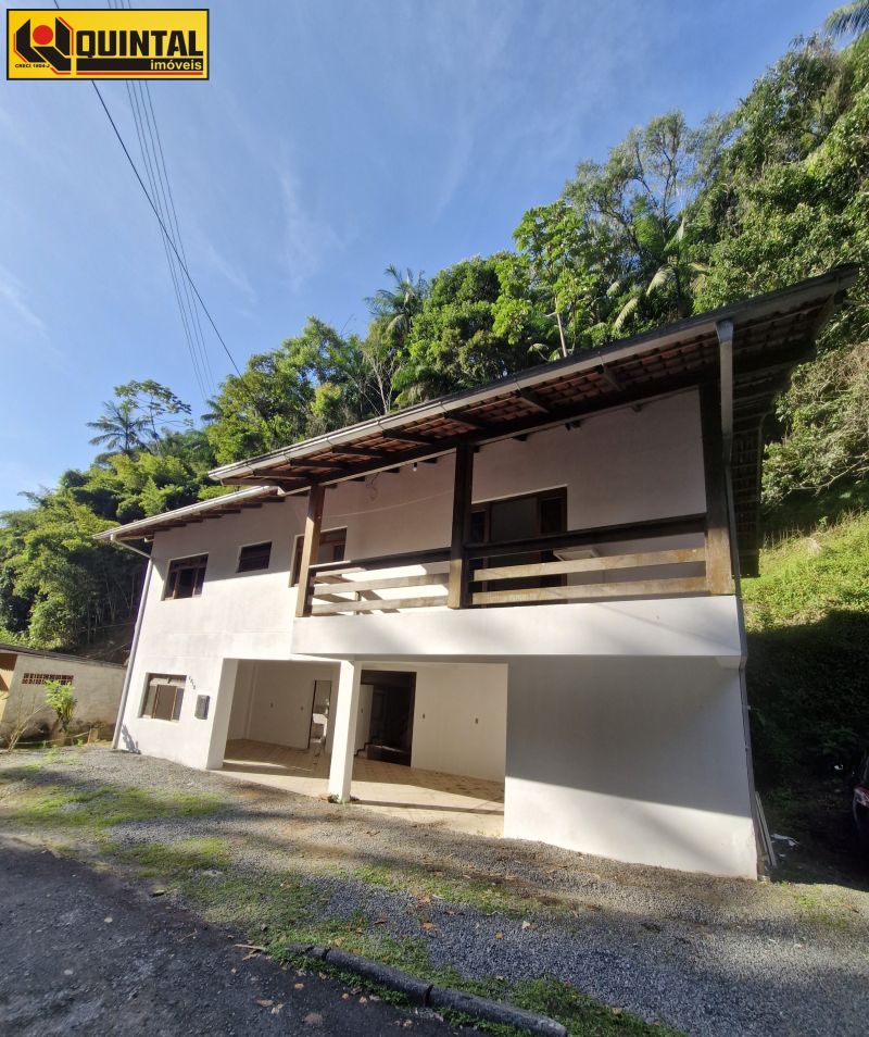 Casa Residencial 3 dormitórios no bairro GARCIA em BLUMENAU