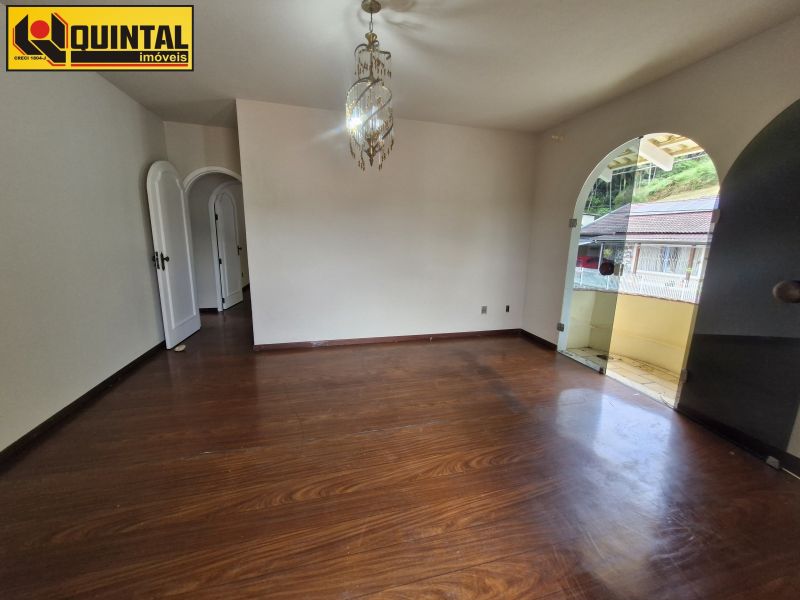 Casa Residencial 4 dormitórios no bairro GARCIA em BLUMENAU
