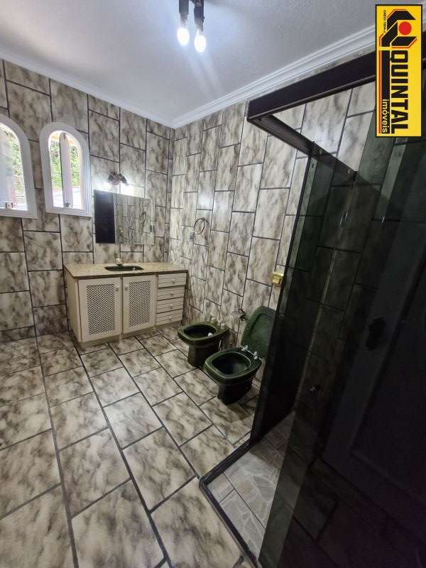 Casa Residencial 4 dormitórios no bairro GARCIA em BLUMENAU