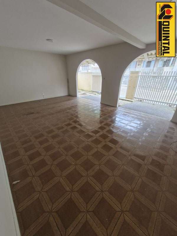 Casa Residencial 4 dormitórios no bairro GARCIA em BLUMENAU