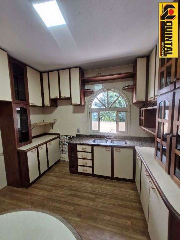 Casa Residencial 4 dormitórios no bairro GARCIA em BLUMENAU