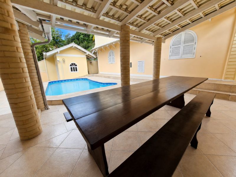 Casa Residencial 4 dormitórios no bairro GARCIA em BLUMENAU