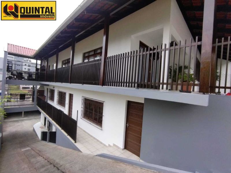 Casa Residencial 3 dormitórios no bairro GARCIA em BLUMENAU