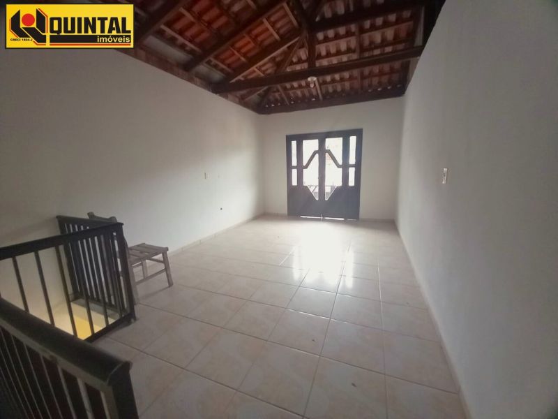Sobrado 3 dormitórios no bairro GLORIA em BLUMENAU