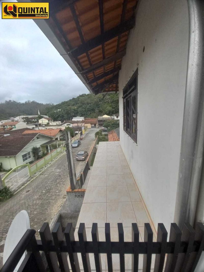 Sobrado 3 dormitórios no bairro GLORIA em BLUMENAU
