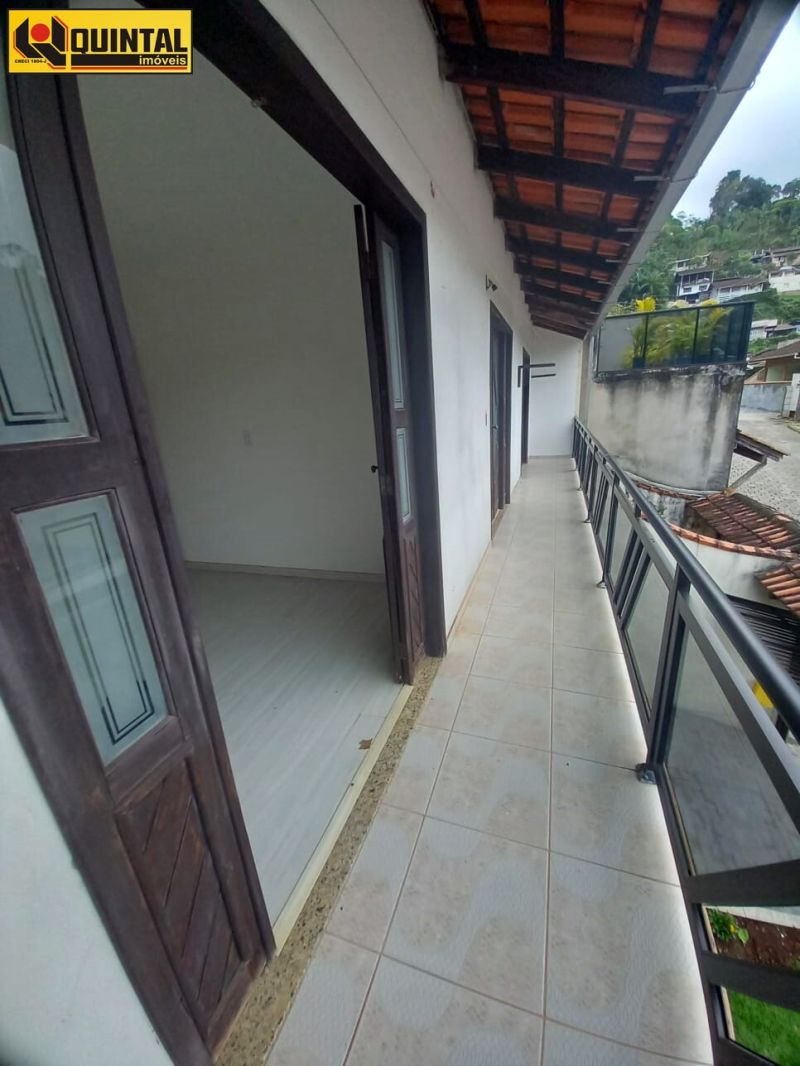 Sobrado 3 dormitórios no bairro GLORIA em BLUMENAU