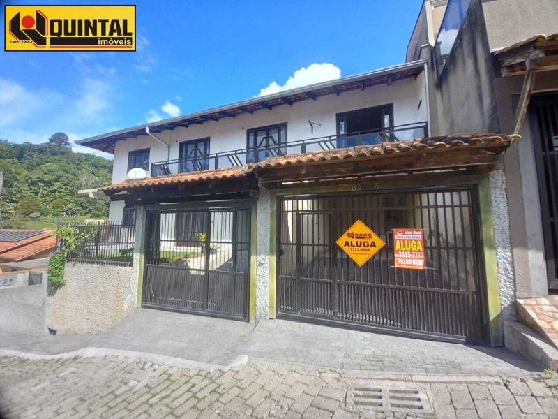 Sobrado 3 dormitórios no bairro GLORIA em BLUMENAU
