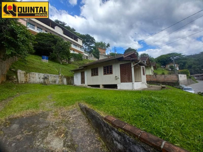 Casa Residencial 3 dormitórios no bairro GLORIA em BLUMENAU