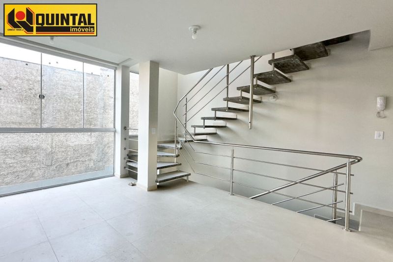 Sobrado 2 dormitórios no bairro AGUA VERDE em BLUMENAU