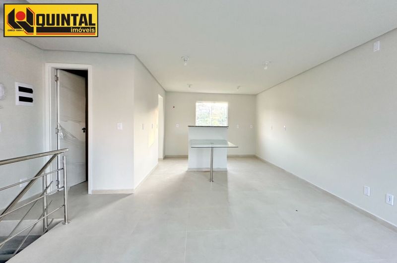 Sobrado 2 dormitórios no bairro AGUA VERDE em BLUMENAU