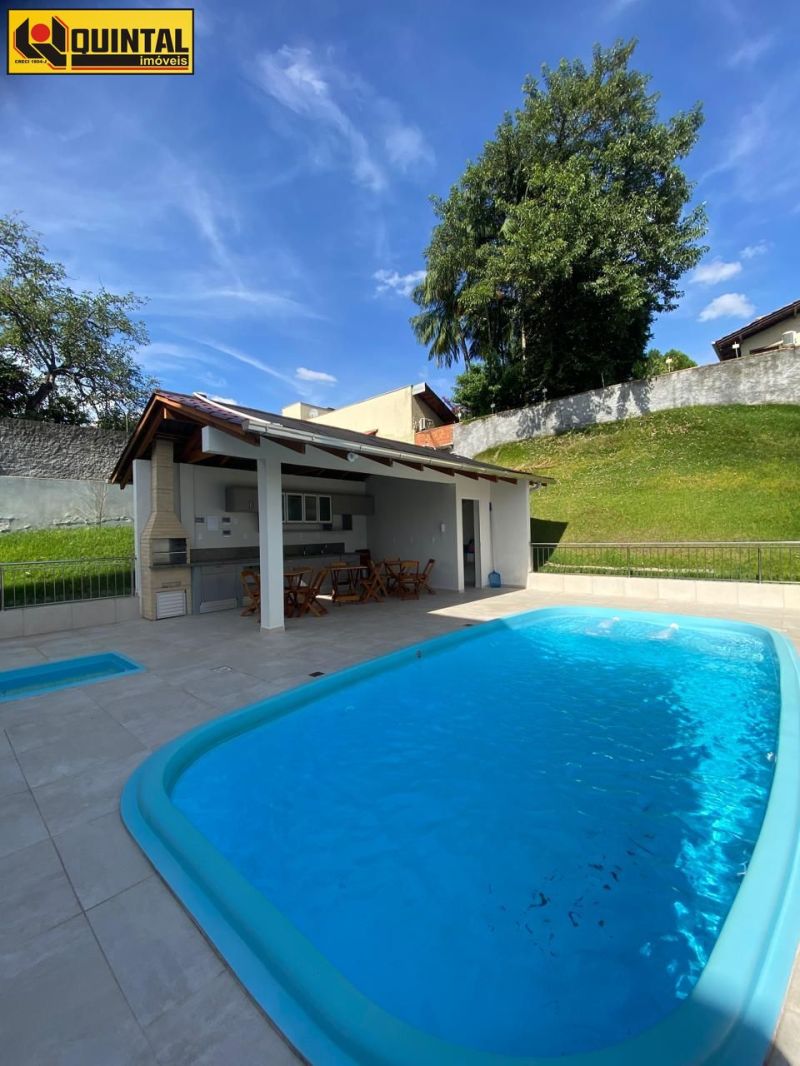 Sobrado 2 dormitórios no bairro AGUA VERDE em BLUMENAU