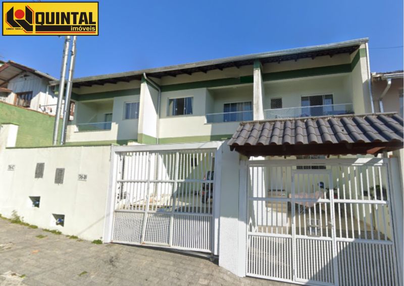 Sobrado 3 dormitórios no bairro GARCIA em BLUMENAU