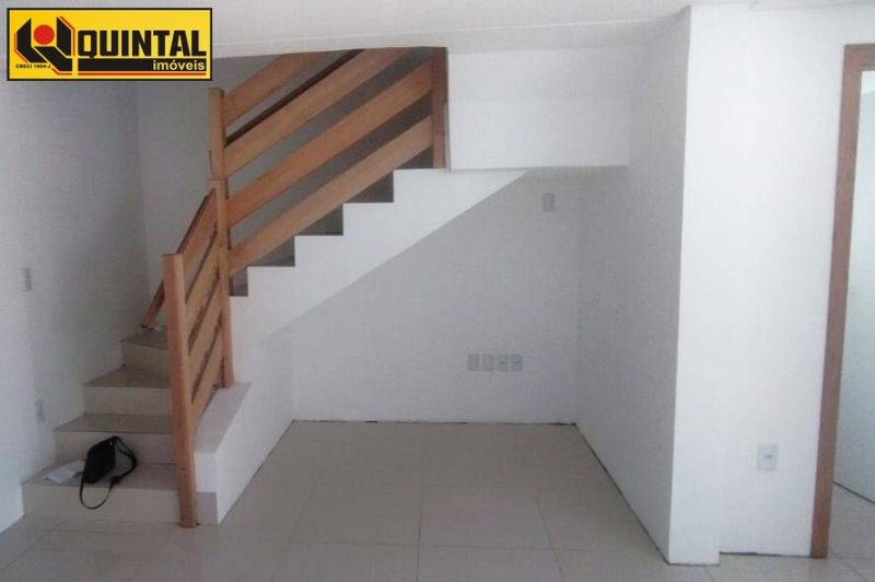Sobrado 3 dormitórios no bairro GARCIA em BLUMENAU