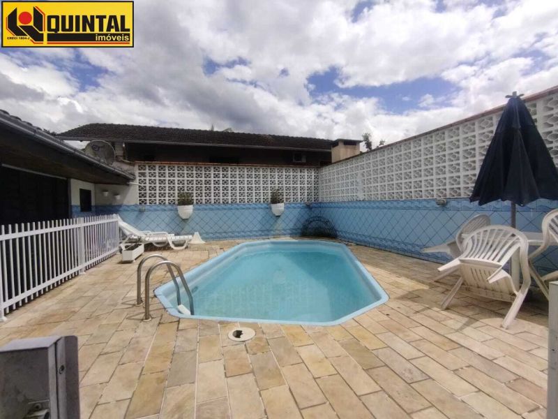 Casa Residencial 4 dormitórios no bairro PROGRESSO em BLUMENAU