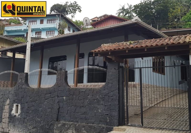 Casa Residencial 3 dormitórios no bairro PONTA AGUDA em BLUMENAU