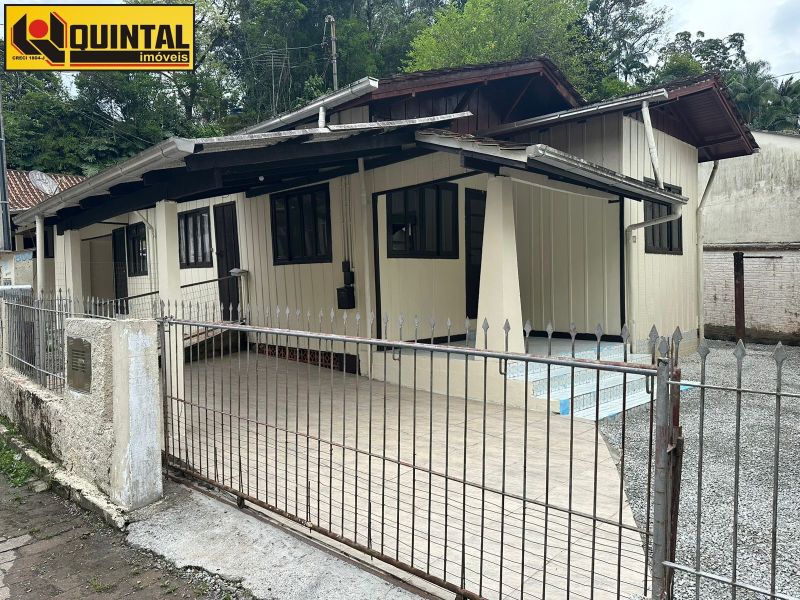 Casa Residencial 2 dormitórios no bairro GLORIA em BLUMENAU