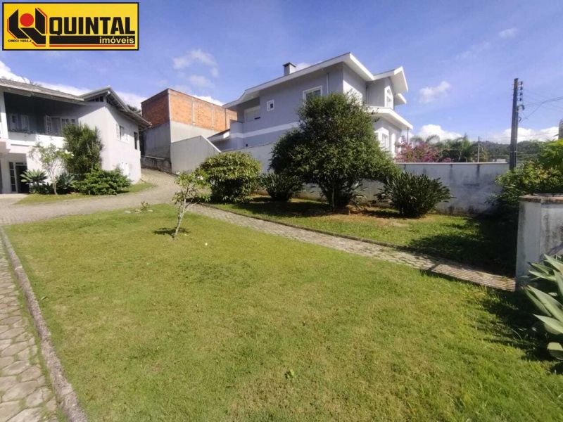 Casa Residencial 4 dormitórios no bairro GARCIA em BLUMENAU