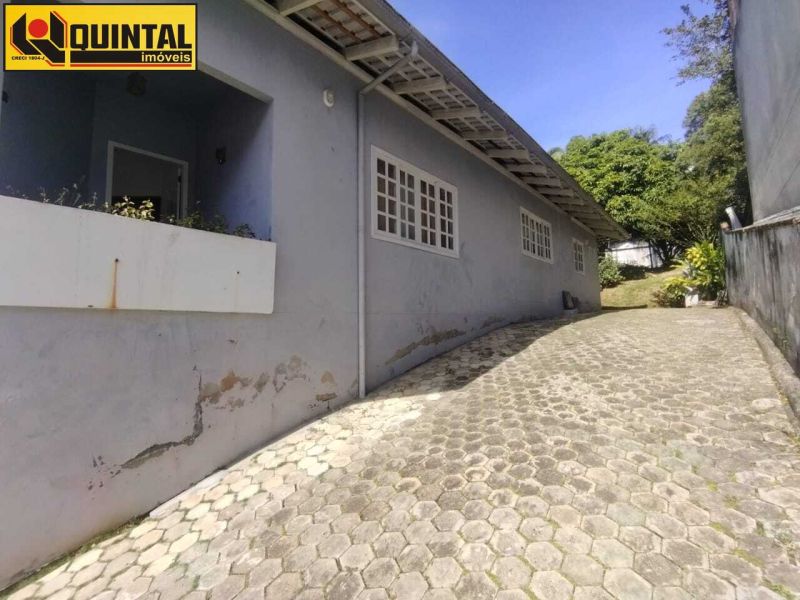 Casa Residencial 4 dormitórios no bairro GARCIA em BLUMENAU