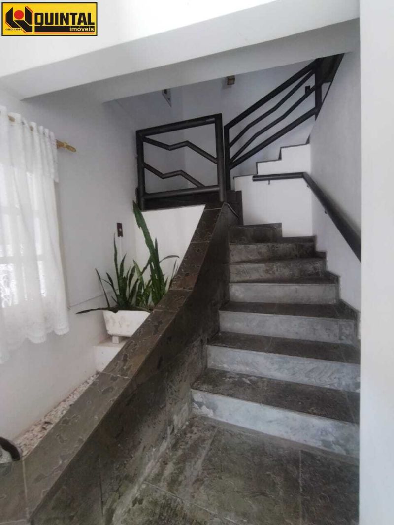 Casa Residencial 4 dormitórios no bairro GARCIA em BLUMENAU