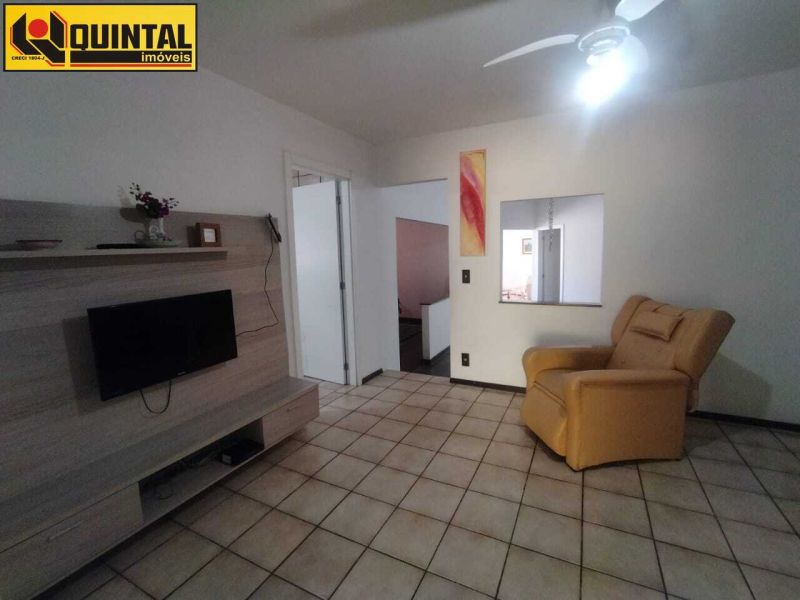 Casa Residencial 4 dormitórios no bairro GARCIA em BLUMENAU