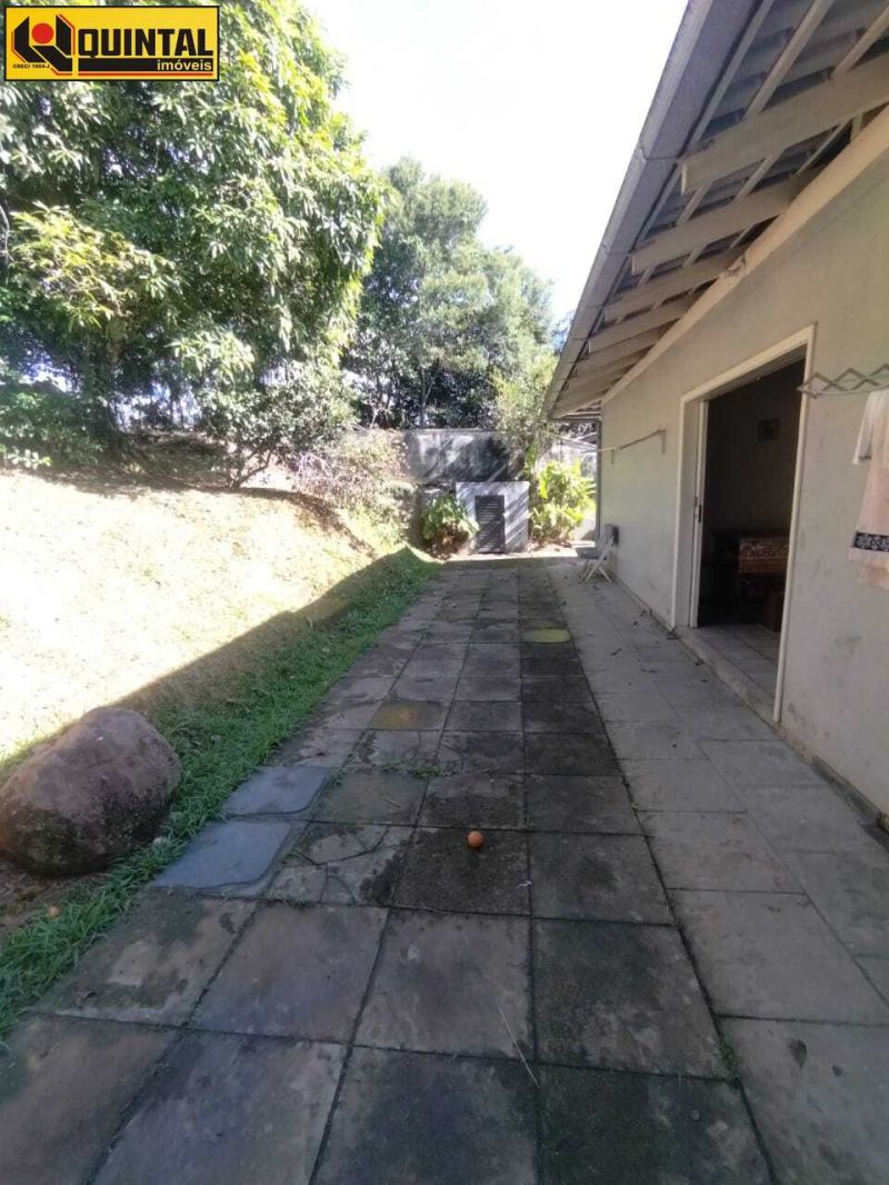 Casa Residencial 4 dormitórios no bairro GARCIA em BLUMENAU