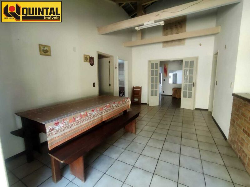 Casa Residencial 4 dormitórios no bairro GARCIA em BLUMENAU
