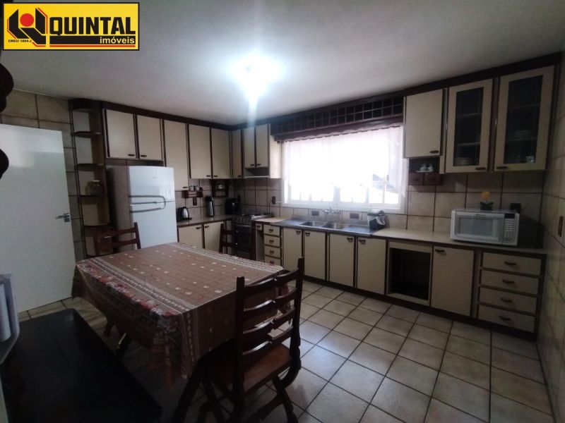 Casa Residencial 4 dormitórios no bairro GARCIA em BLUMENAU