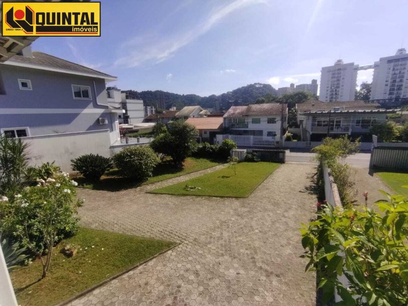 Casa Residencial 4 dormitórios no bairro GARCIA em BLUMENAU