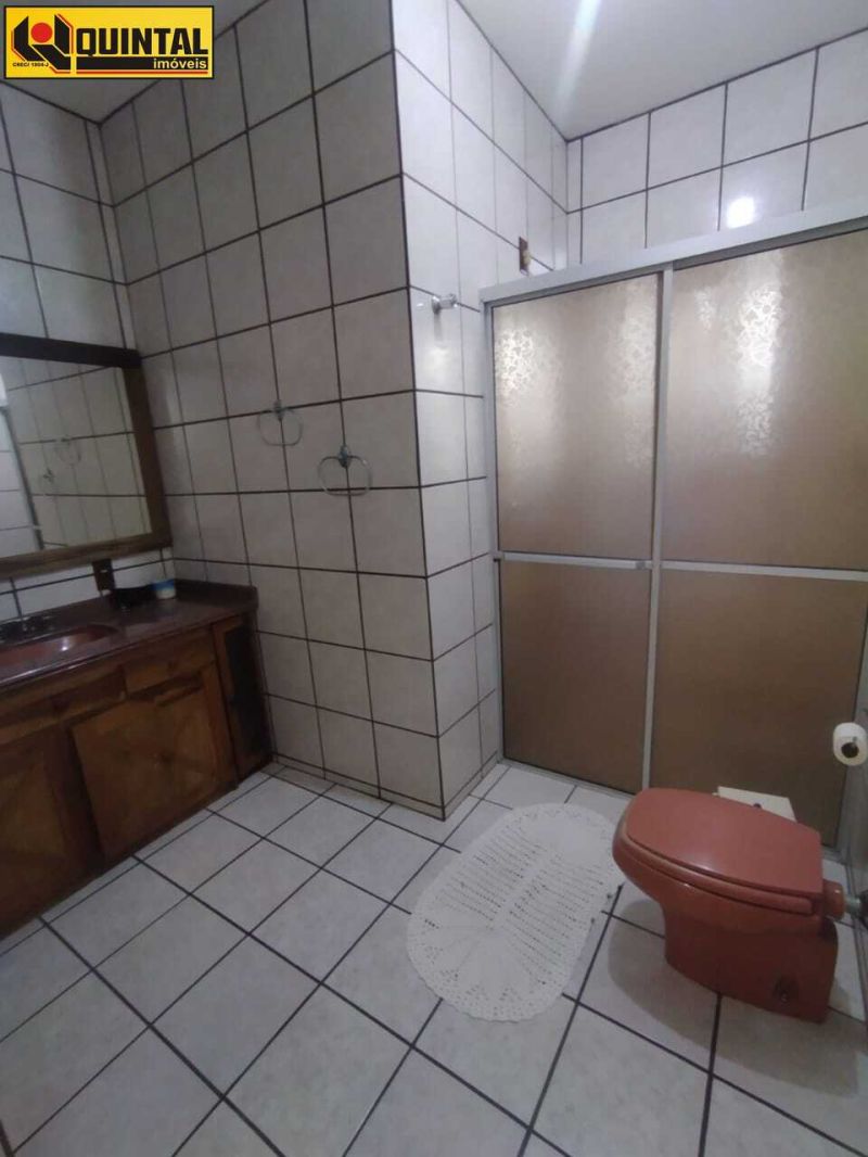 Casa Residencial 4 dormitórios no bairro GARCIA em BLUMENAU