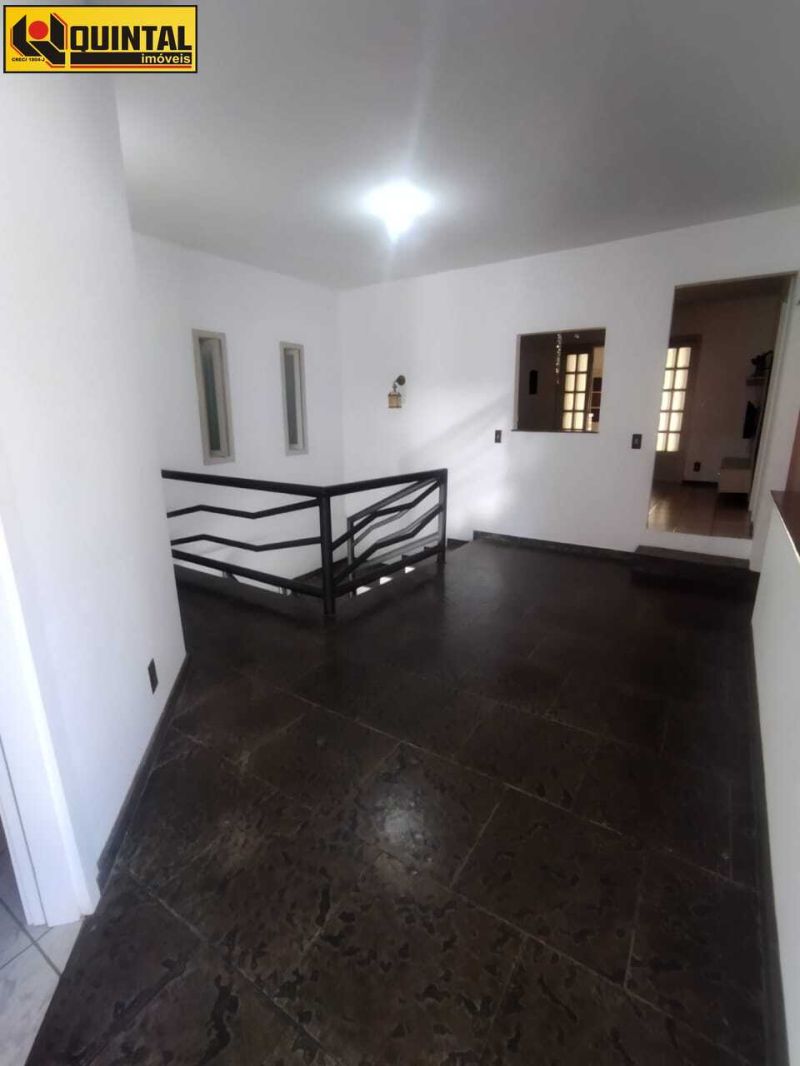 Casa Residencial 4 dormitórios no bairro GARCIA em BLUMENAU