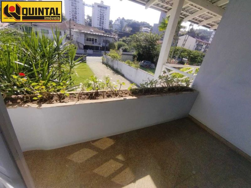 Casa Residencial 4 dormitórios no bairro GARCIA em BLUMENAU