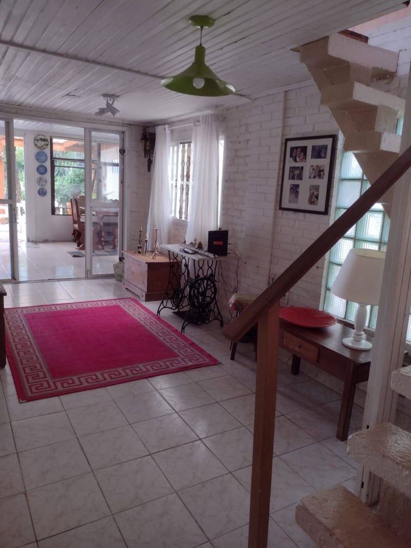 CASA 4D no bairro Partenon em PORTO ALEGRE