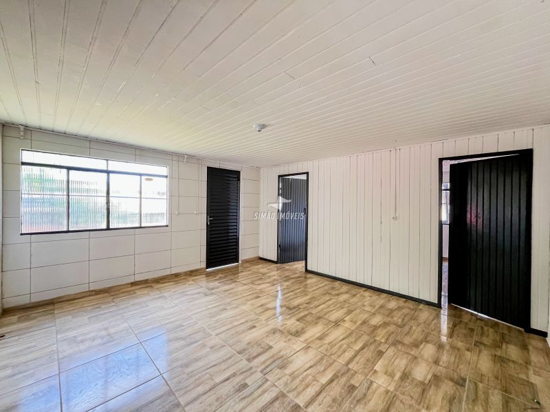 Casa/ Fundos 2 quartos  em ERECHIM