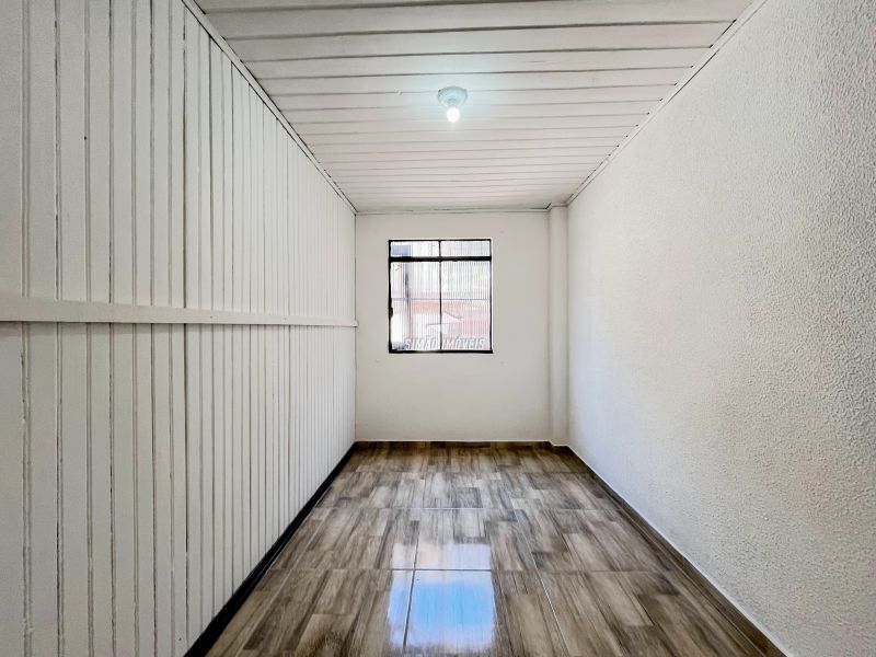 Casa/ Fundos 2 quartos  em ERECHIM