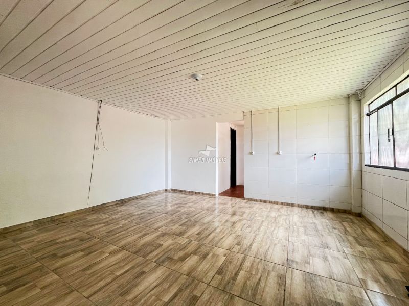 Casa/ Fundos 2 quartos  em ERECHIM