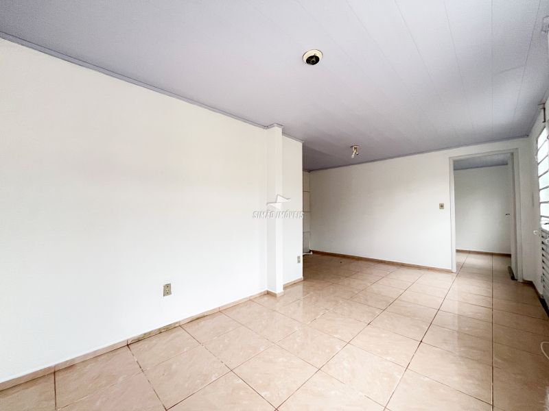 Casa/ Fundos 1 quarto  em ERECHIM