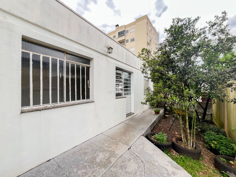 Casa/ Fundos 1 quarto  em ERECHIM