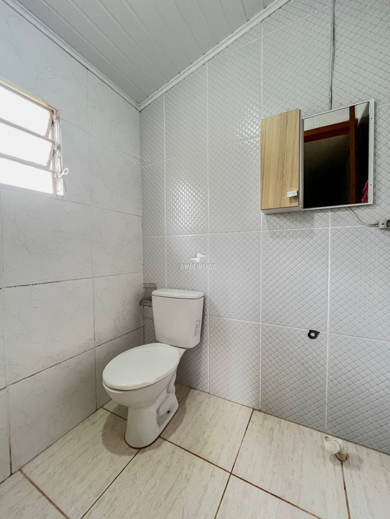 Casa/ Fundos 2 quartos  em ERECHIM