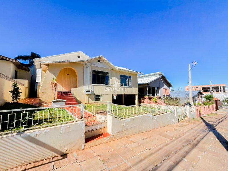 Casa Comercial 4 quartos  em ERECHIM