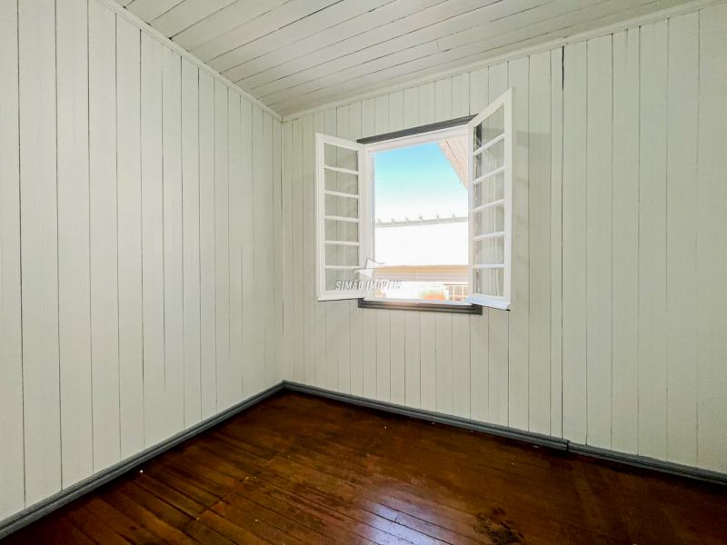 Casa Comercial 4 quartos  em ERECHIM